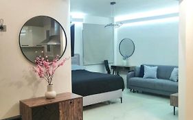 Blackgeorge Apartment